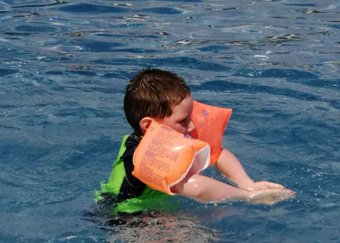 Perfekte Schwimmhaltung bei den Kita-Kindern