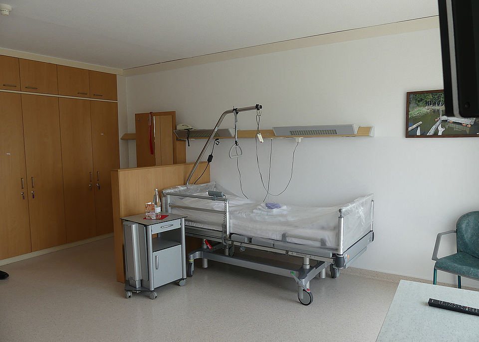 DRK-Kreisverband Jena-Eisenberg-Stadtroda e.V.: Kurzzeitpflege in den Waldkliniken Eisenberg.