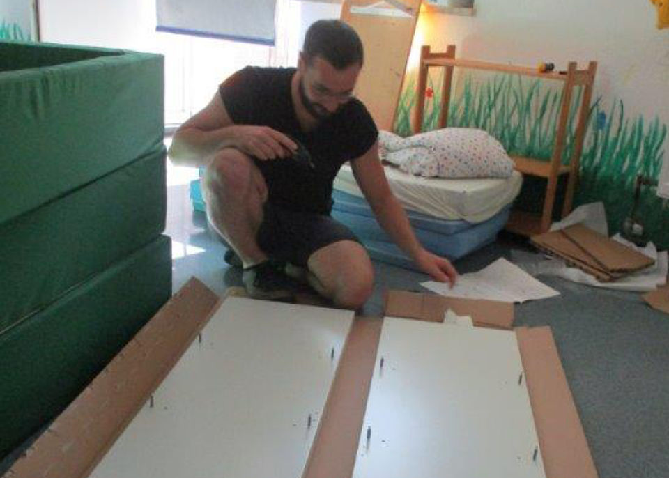 Schrankaufbau für die Kita-Gruppe Glühwürmchen