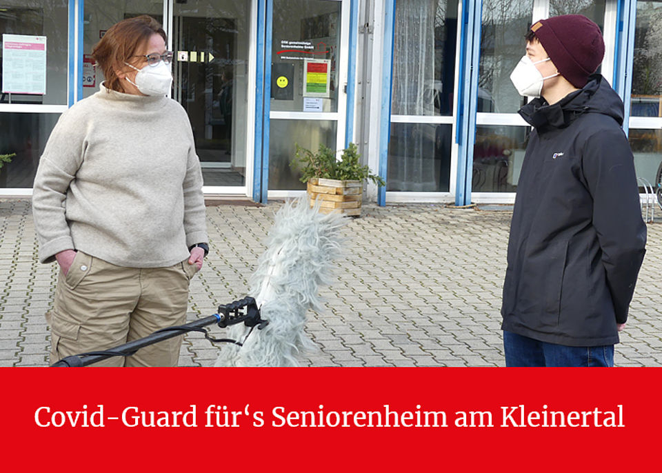 Covid-Guard Jana Bintig mit Heimleitering Carolina Buske Covid-Guard Jana Bintig mit Heimleitering Carolina Buske