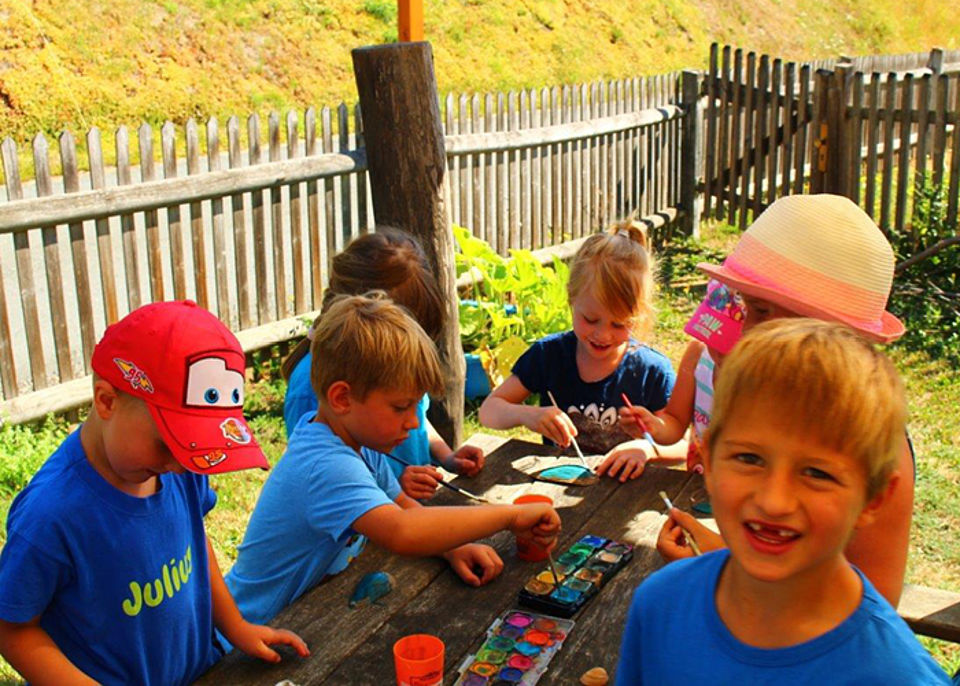 Muscheln bemalen zum Neptunfest