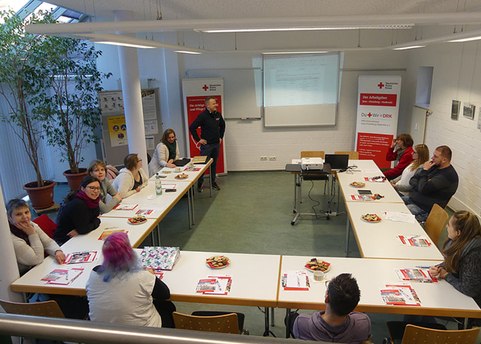 Begrüßungsworte an neue DRK-Mitarbeiter Begrüßungsworte an neue DRK-Mitarbeiter